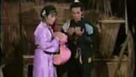 Bên cầu dệt lụa