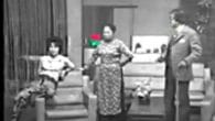 Dưới Hai Màu Áo