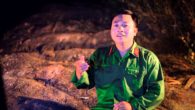 Nhờ trăng quê gửi ra biên giới