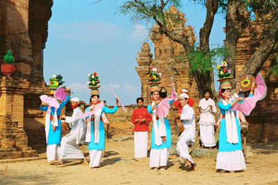 Hoạt động múa Chăm tại Bình Thuận